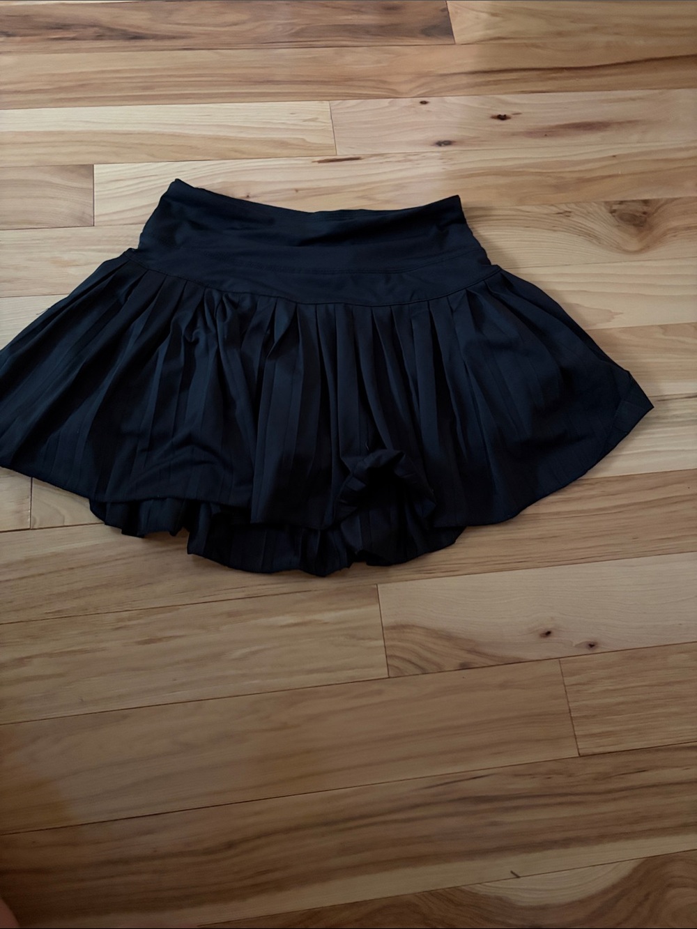 Black Pleated Goldhinge skirt 4” inch inseam